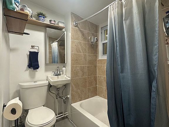 4th image of 275 Bleecker St APT 1