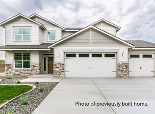4101 Coulee Vista Dr, Kennewick, WA 99338