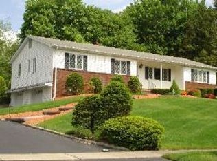 166 Indian Trl, North Haledon, NJ 07508