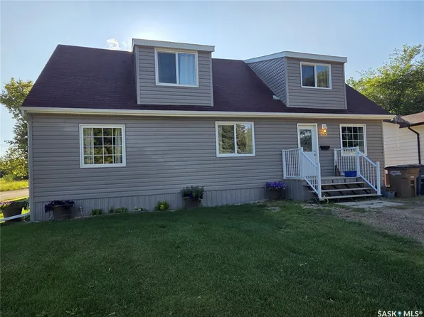 258 Second Street NE, Wadena, SK S0A 4J0