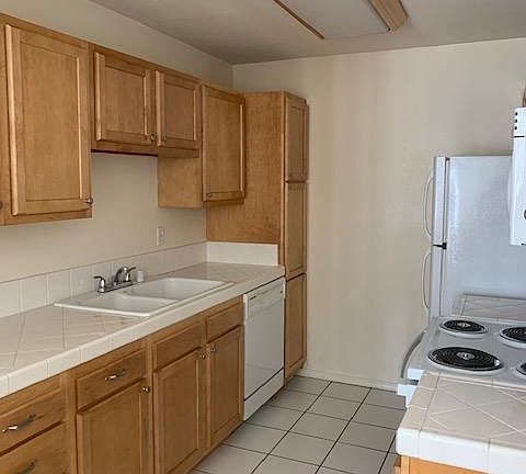 2nd image of 1346 Pacific Beach Dr APT 2