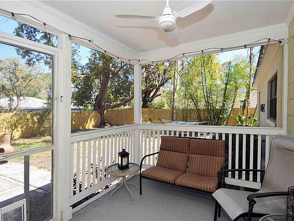 2nd image of 909 Camellia Ave