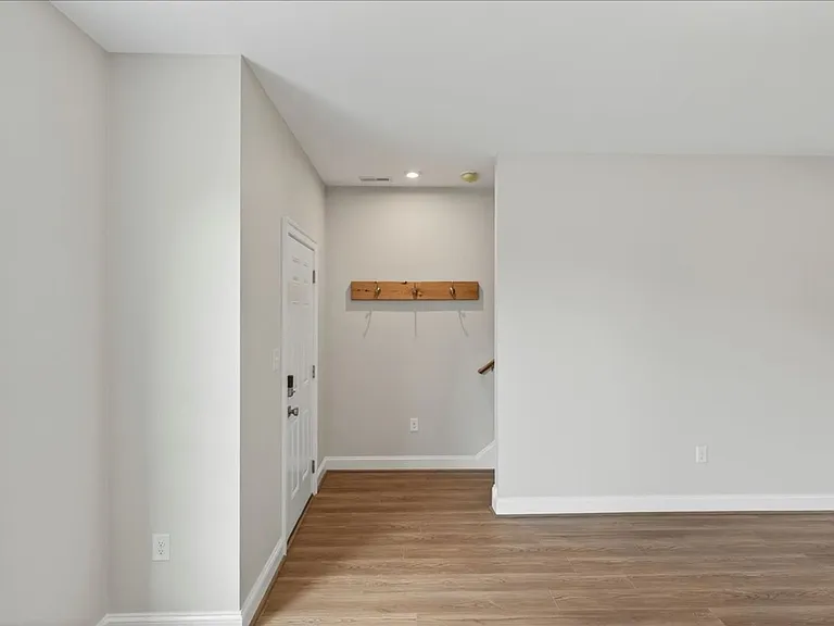 150 Carolina St — Photo 5