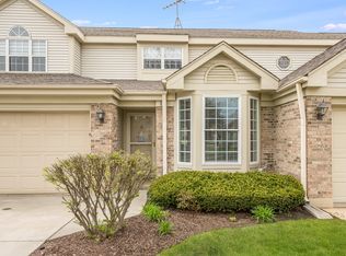 216 Williamsburg Ct, Montgomery, IL 60538