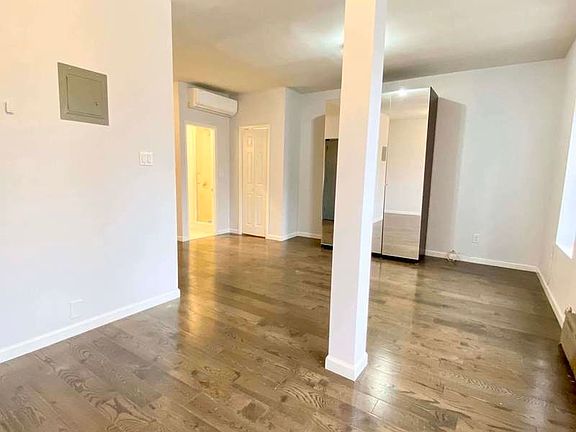 3rd image of 3010 Steinway St #2FF