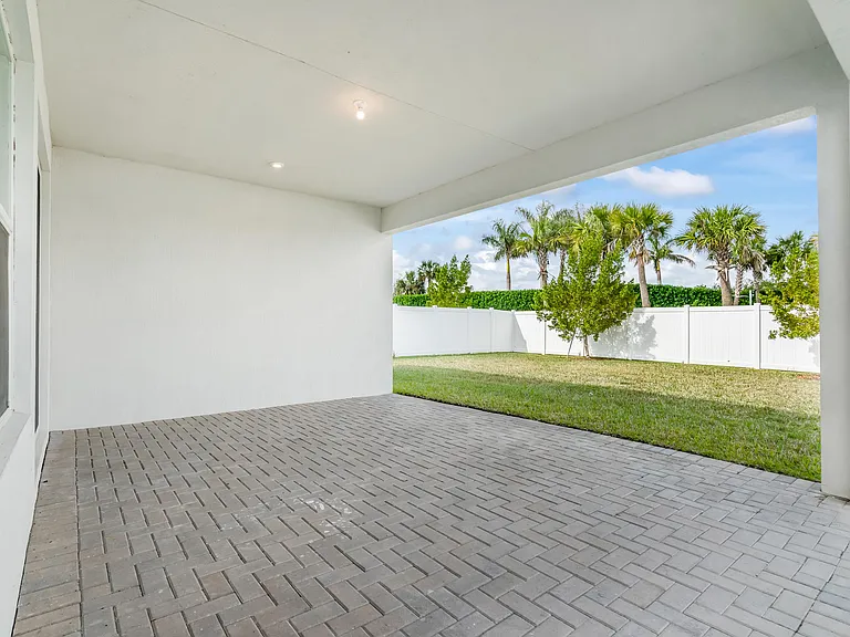 10638 SW Hensley St — Photo 33