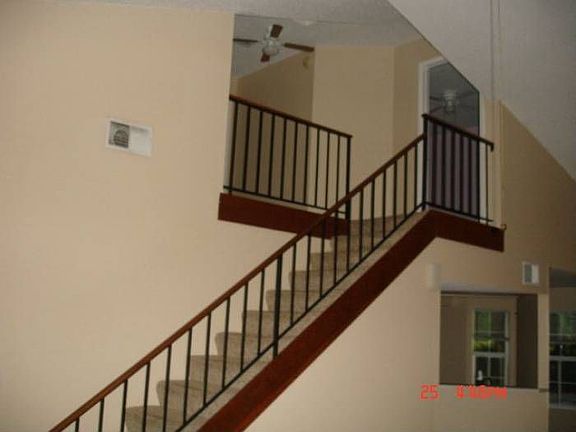 3rd image of 451 Country Wood Cir