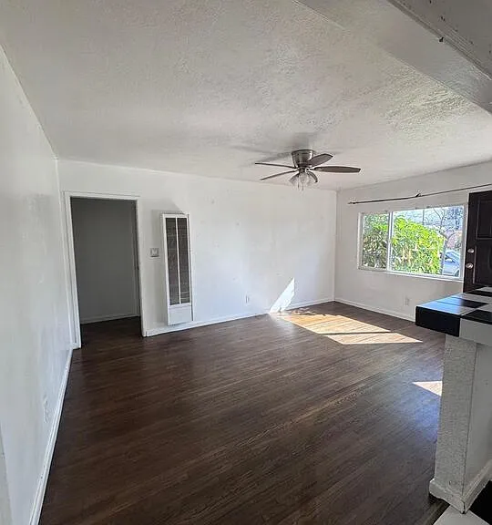 1223 Maple St — Photo 3