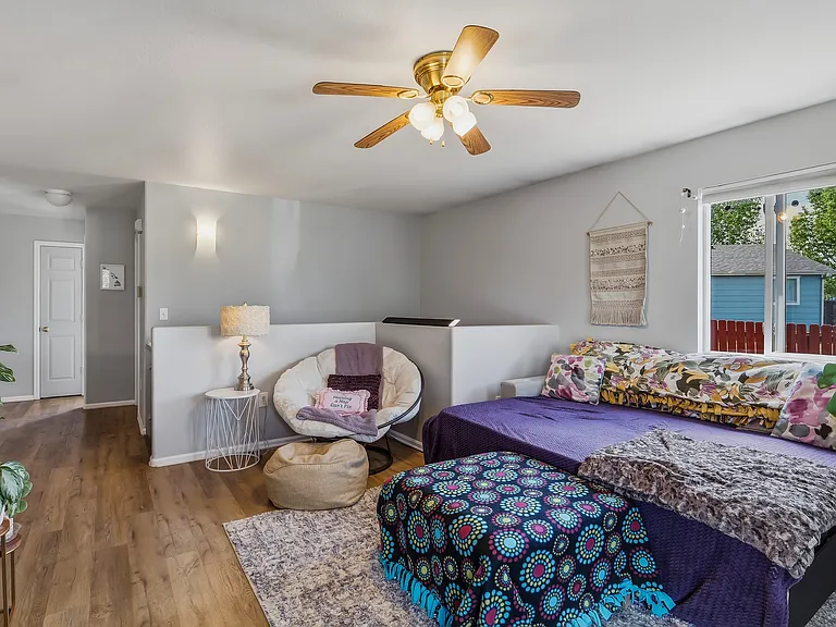 2114 Meadow Dr — Photo 5