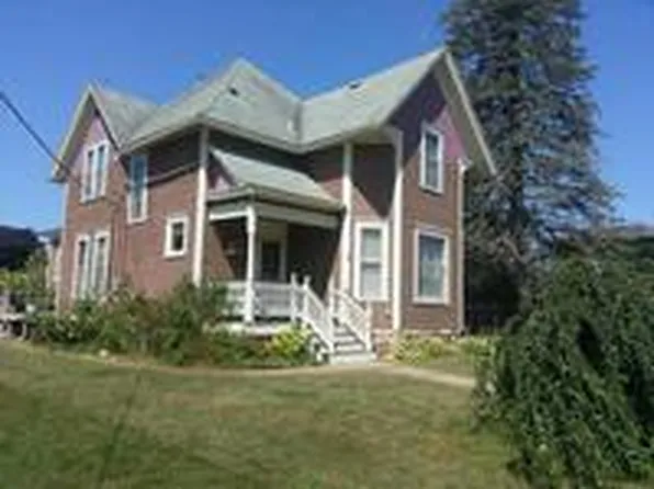 705 Crisman St, Dysart, IA 52224