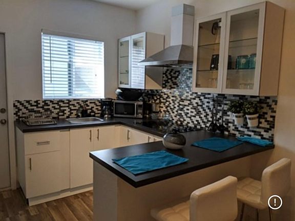 2nd image of 914 Ibis Ave #1