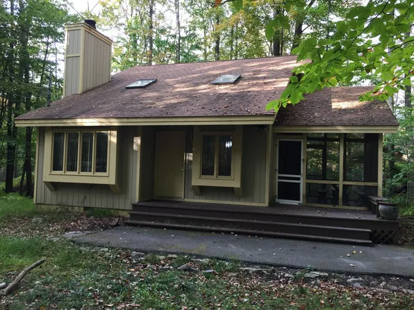 109 Elk Run Rd, Pocono Lake, PA 18347
