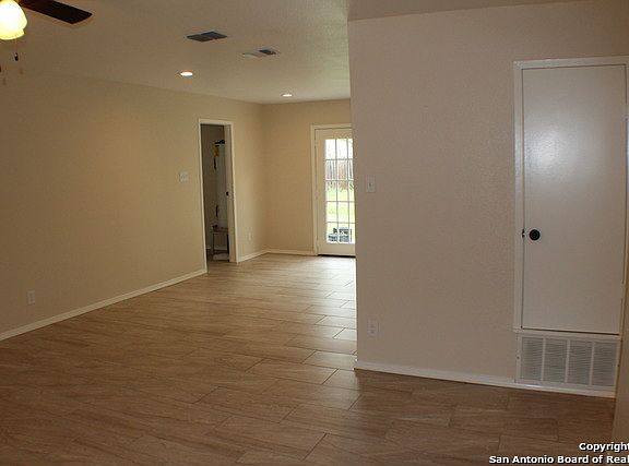 5th image of 13606 Larkbrook St