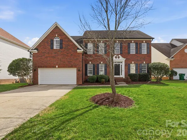 3909 Meadow Green Dr, Charlotte, NC 28269