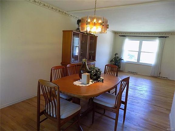 3rd image of 10616 Brookmere Dr
