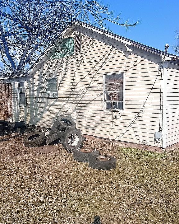 2nd image of 214 W Roosevelt St