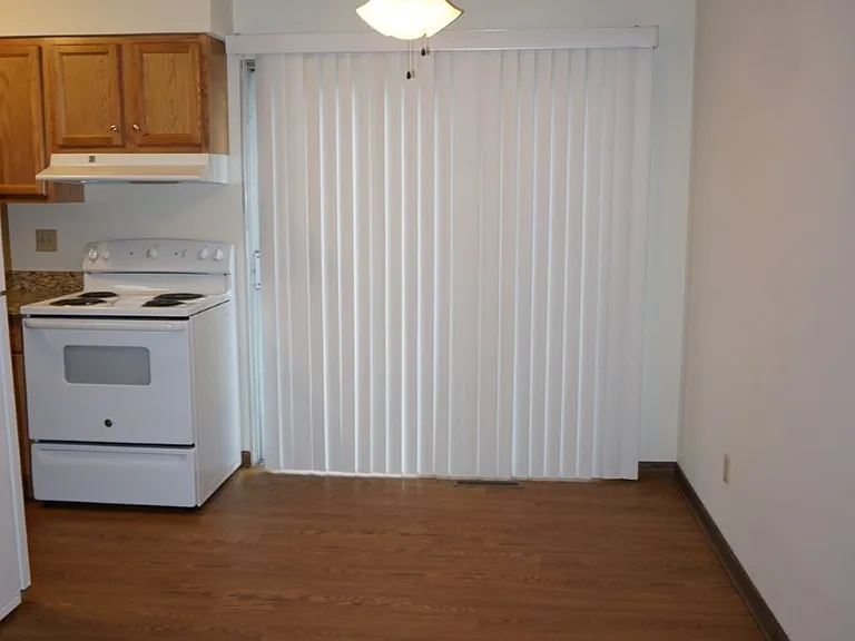 729 Spring St #10 — Photo 3