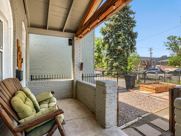 802 W 4th Ave — Photo 4