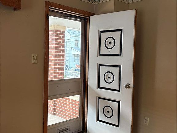 5th image of 115 Chestnut St