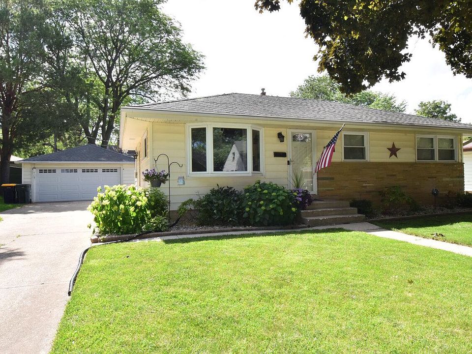 1st image of 2961 South 102nd STREET