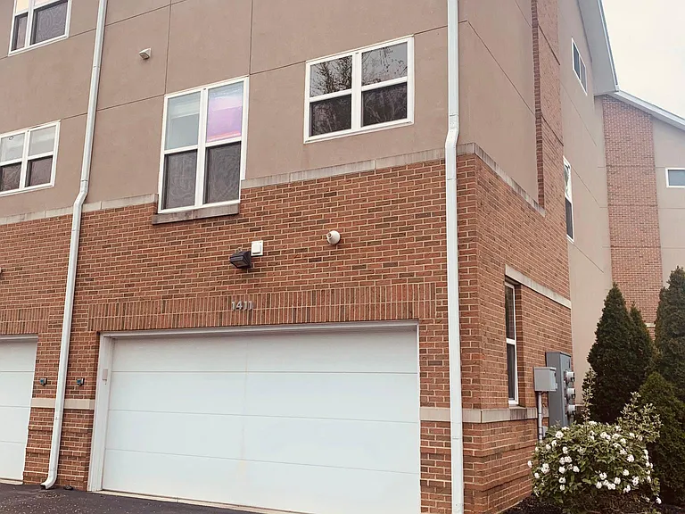 1411 Upper Green Cir — Photo 10