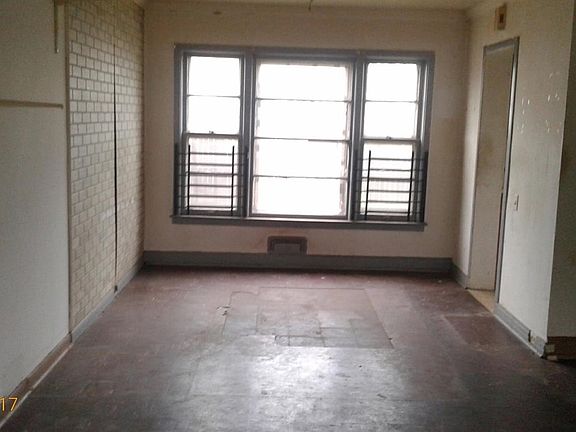 5th image of 2810 E 141st St