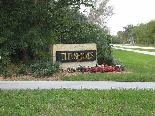 1st image of 531 Shores Dr