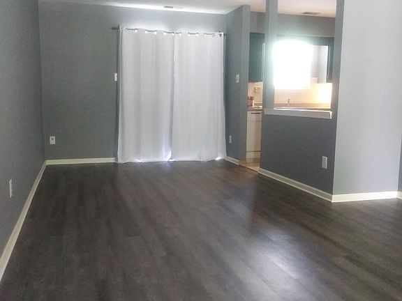 3rd image of 3 Everett Dr