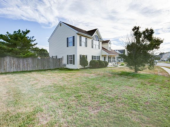 2nd image of 406 Weston Dr