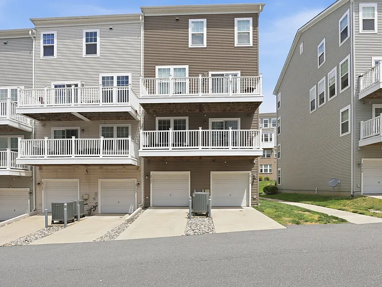 2739 Pinebrook Rd — Photo 35