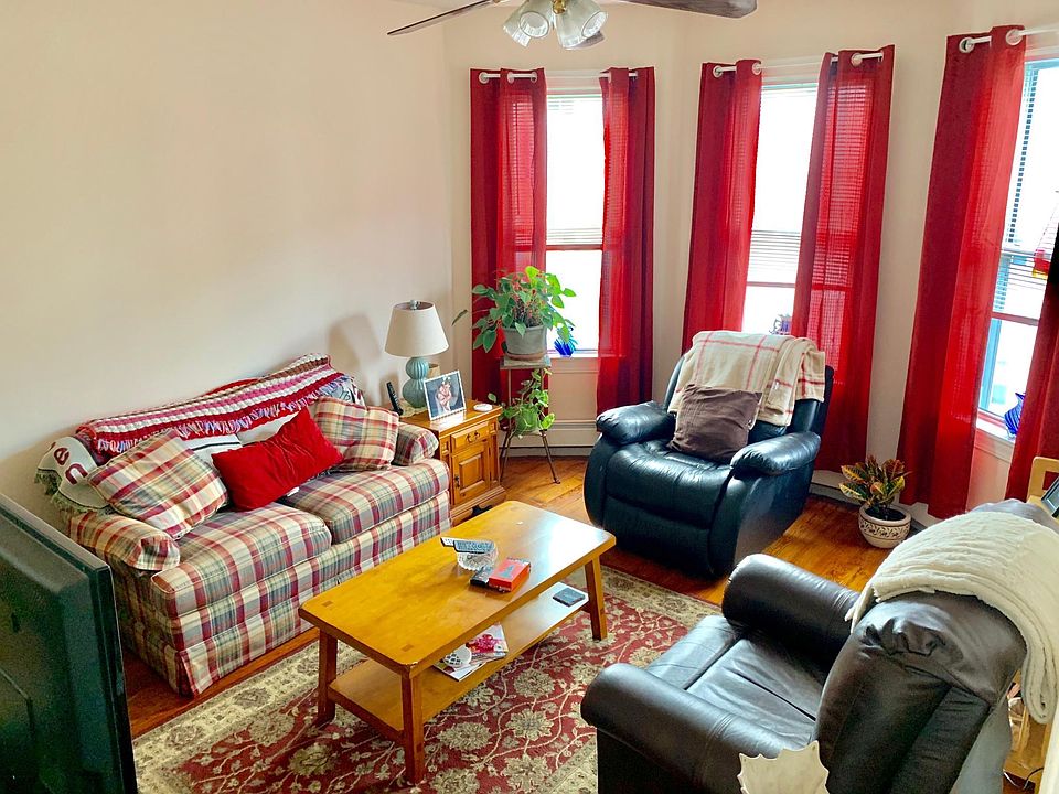 2nd image of 76 Gates St #2B