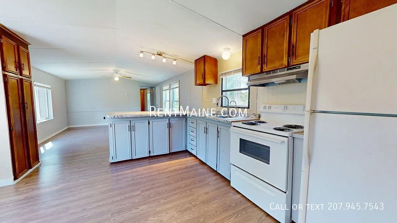3 bed, 1023 sqft, $1,625 — Photo 1