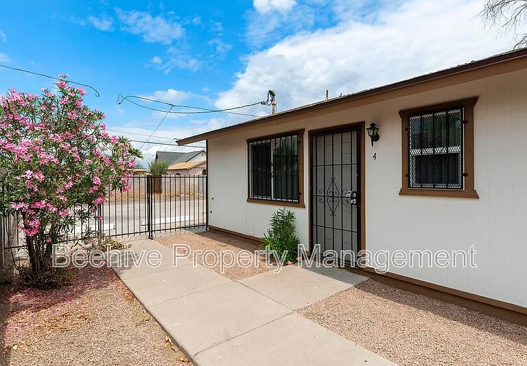 1324 E Taylor St #1 — Photo 4