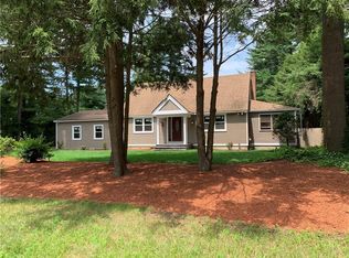 35 Circlewood Dr, Coventry, RI 02816