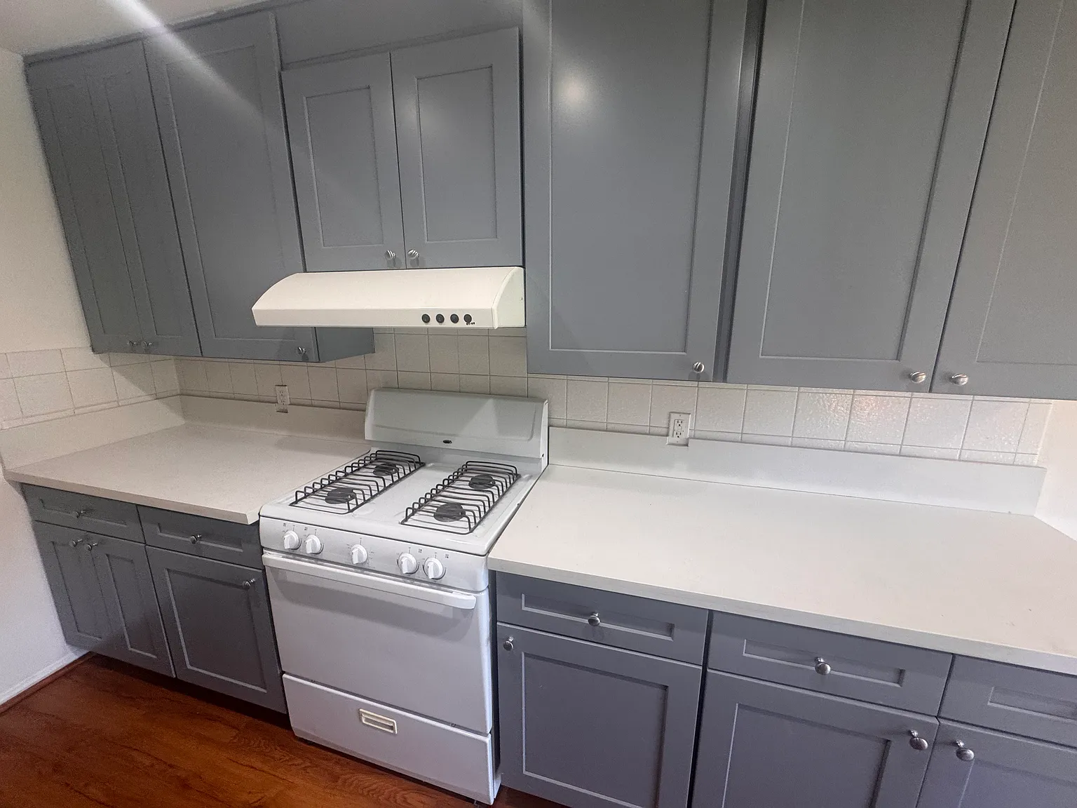 2 bed, 900 sqft, $2,600 — Photo 4