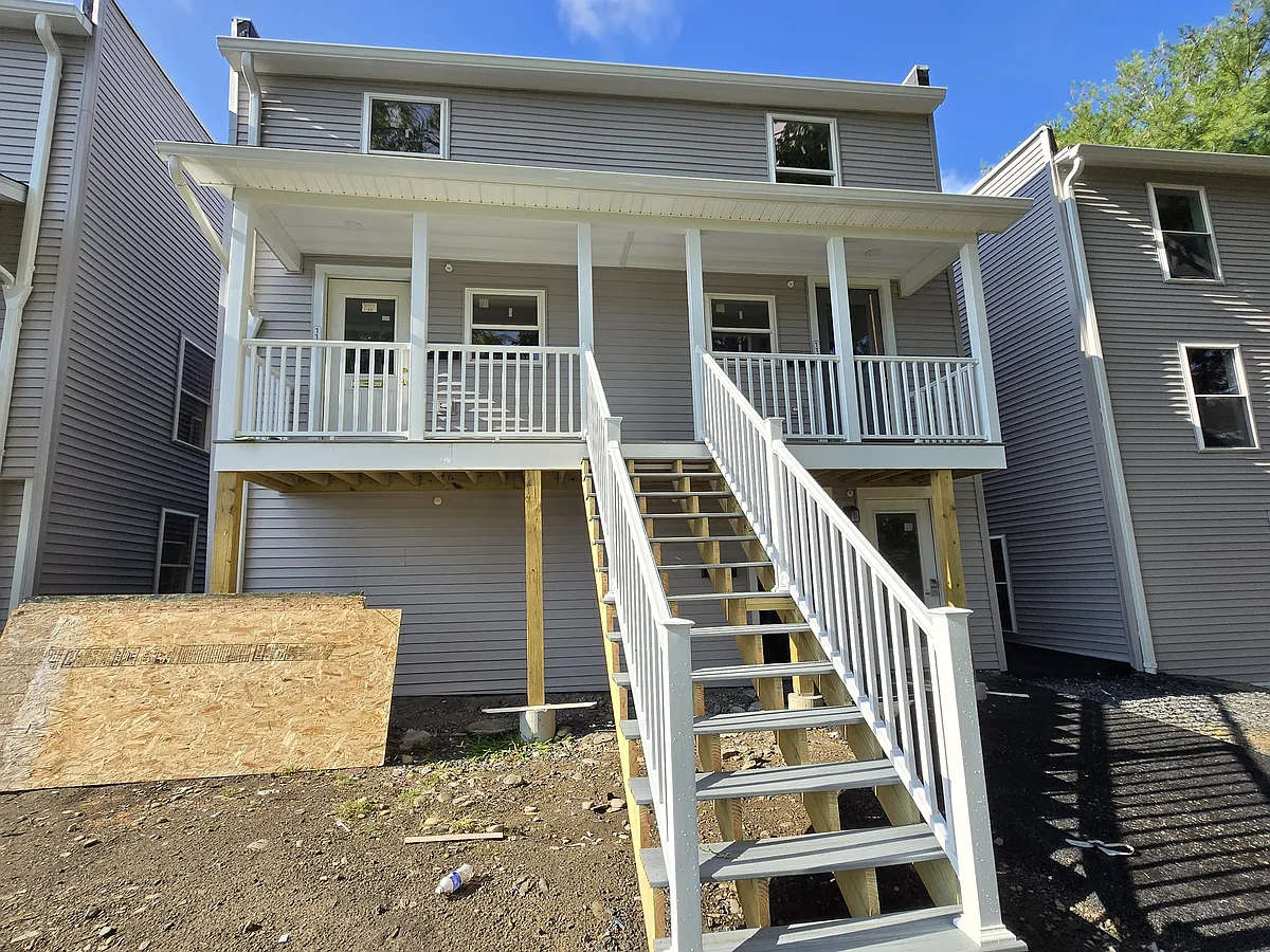 Building Photo - 113 2nd St