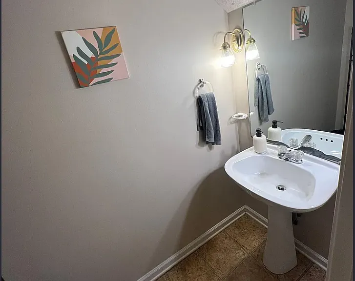 904 N Montgomery St #16 — Photo 10