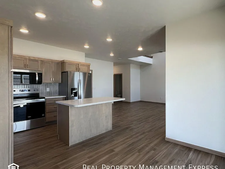 9006 W Jerald Pl — Photo 6