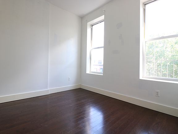 3rd image of 309 Tompkins Ave #8H
