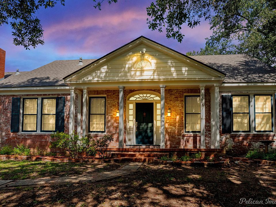 1st image of 120 Texas St