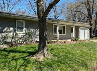29 Robin Ln, Fenton, MO 63026