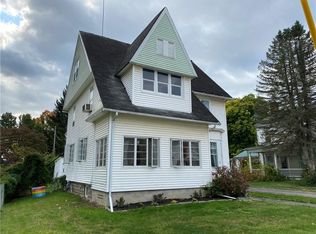 13 Murray St, Mount Morris, NY 14510