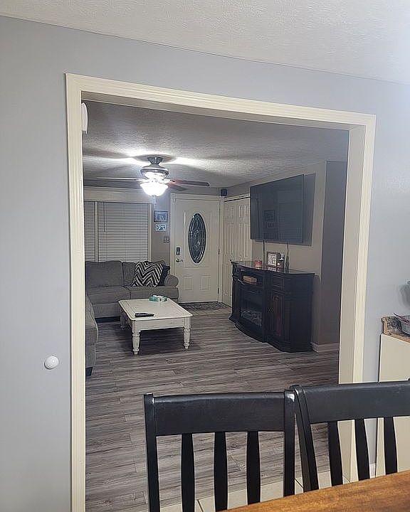 1st image of 2444 Hunt Ave