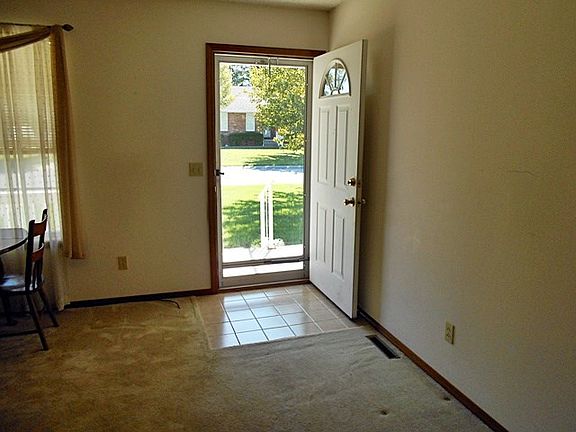 5th image of 908 Cypress Dr