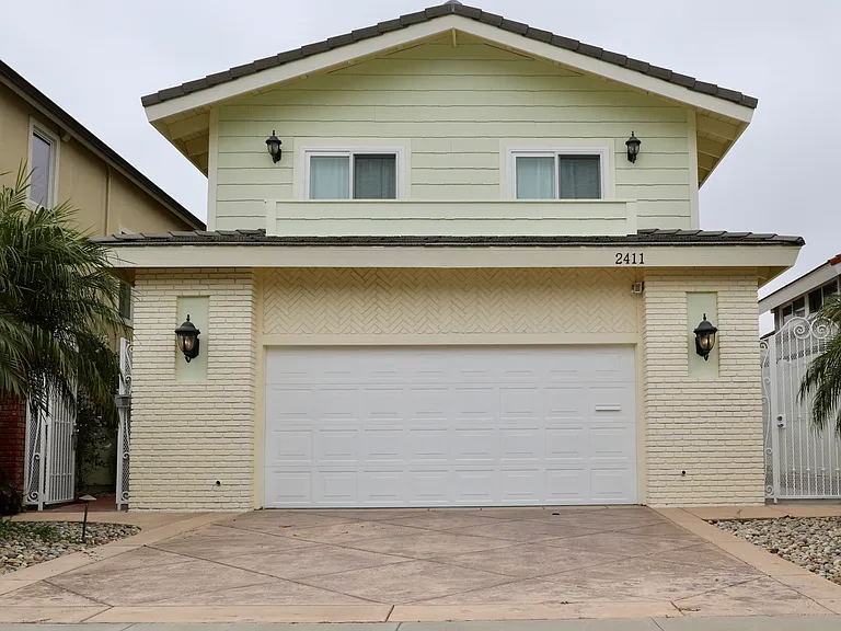 2411 Monaco Dr — Photo 3