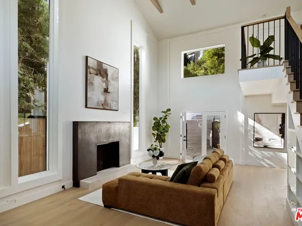 4041 Davana Rd, Sherman Oaks, CA 91423