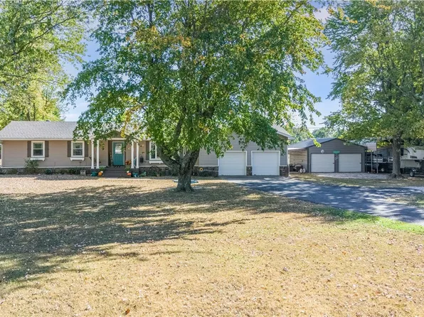 285 Oak Hills Dr, Springdale, AR 72762