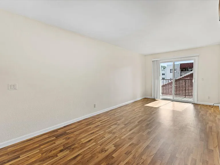 6350 Genesee Ave — Photo 4