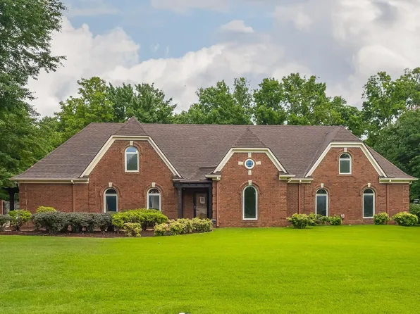 10120 Barn Hill Dr, Collierville, TN 38017