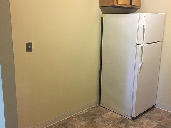 Left side of Kitchen